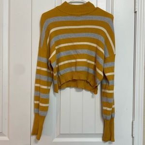 Long sleeve crop sweater